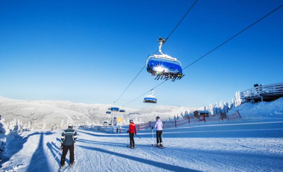 Špindlerův Mlýn skigebied: familievriendelijk en volop in ontwikkeling